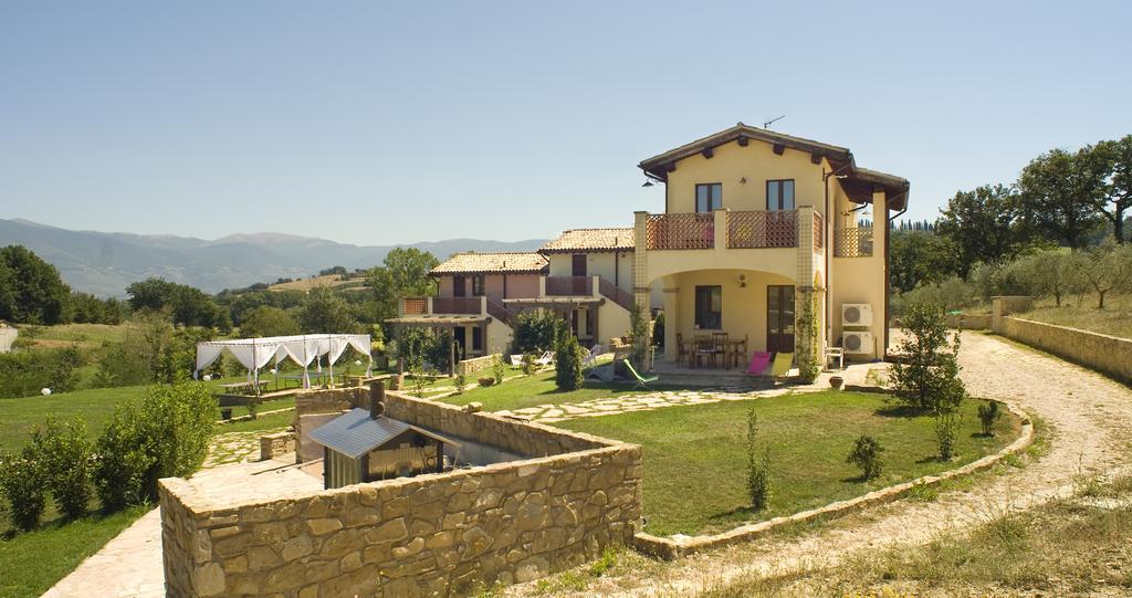 Апарт готель Borgo Le Capannelle Castel Ritaldi Екстер'єр фото