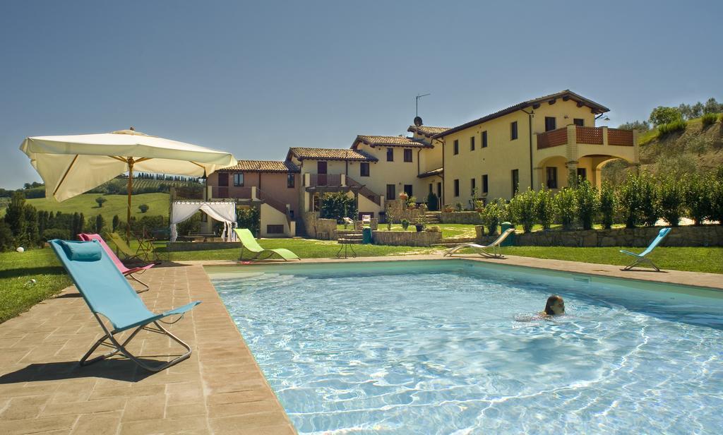 Апарт готель Borgo Le Capannelle Castel Ritaldi Екстер'єр фото